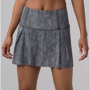 Lululemon Lost In Pace Skirt in Salt Alpine White Black